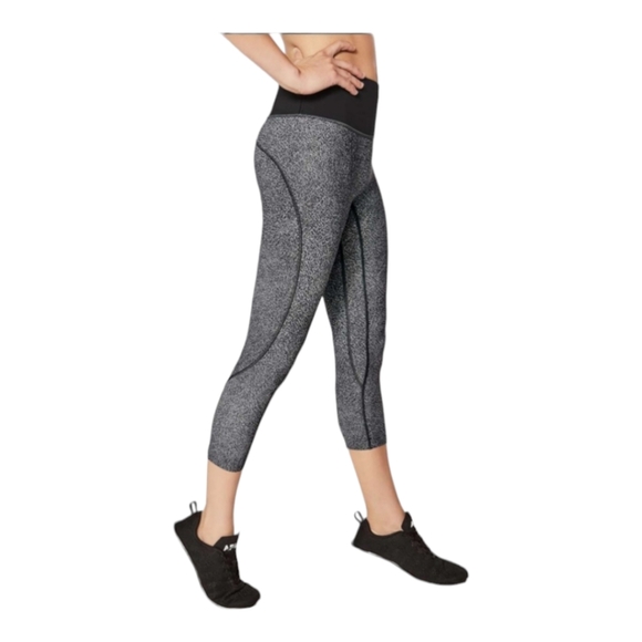 lululemon athletica Pants - Lululemon Run The Day Cropped Leggings